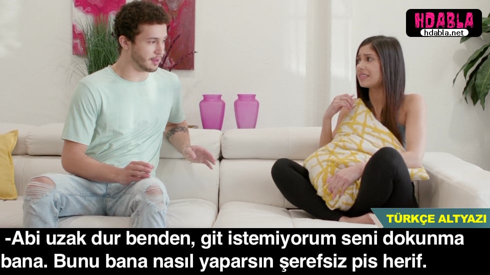 Yoga yapan kız kardeşimi kameradan izleyip tam kaldırdım Yakalandım